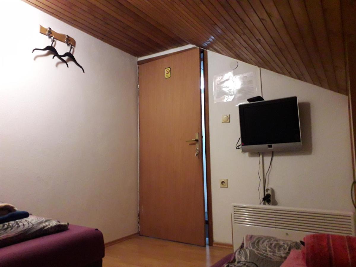 Hostel Topic バニャ・ルカ エクステリア 写真