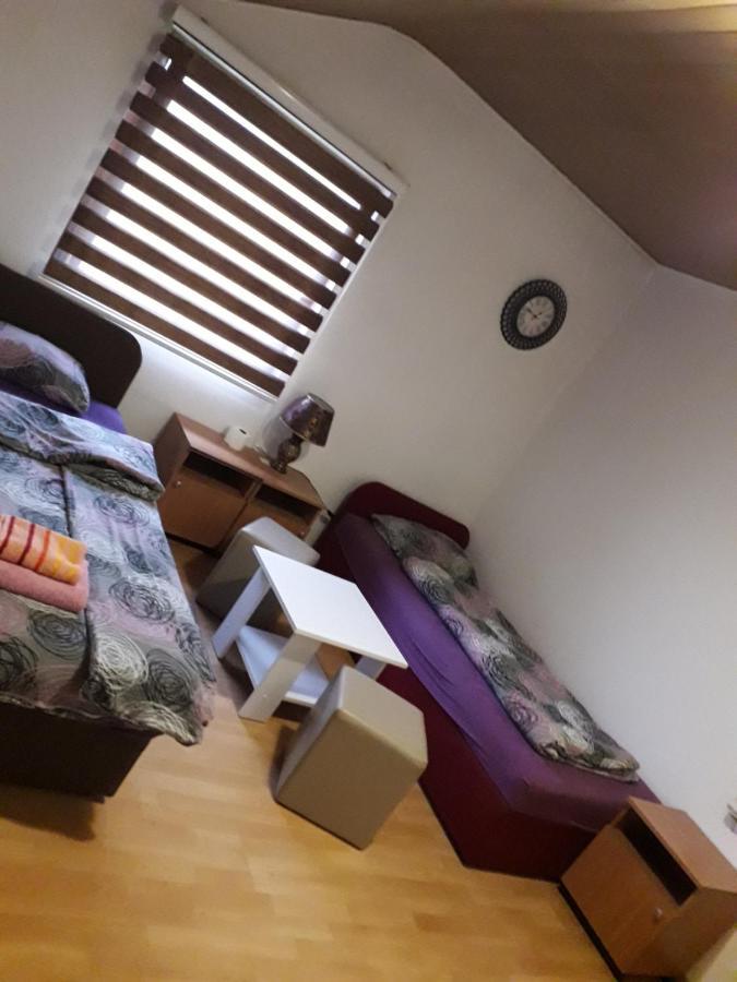 Hostel Topic バニャ・ルカ エクステリア 写真