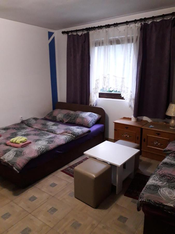 Hostel Topic バニャ・ルカ エクステリア 写真