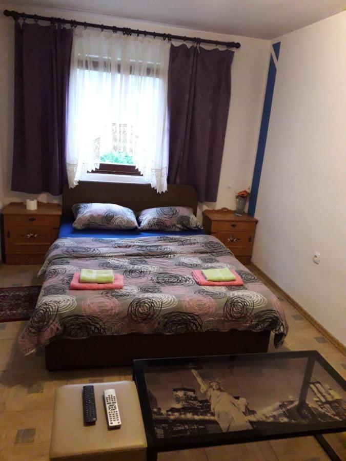 Hostel Topic バニャ・ルカ エクステリア 写真