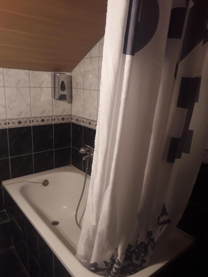 Hostel Topic バニャ・ルカ エクステリア 写真