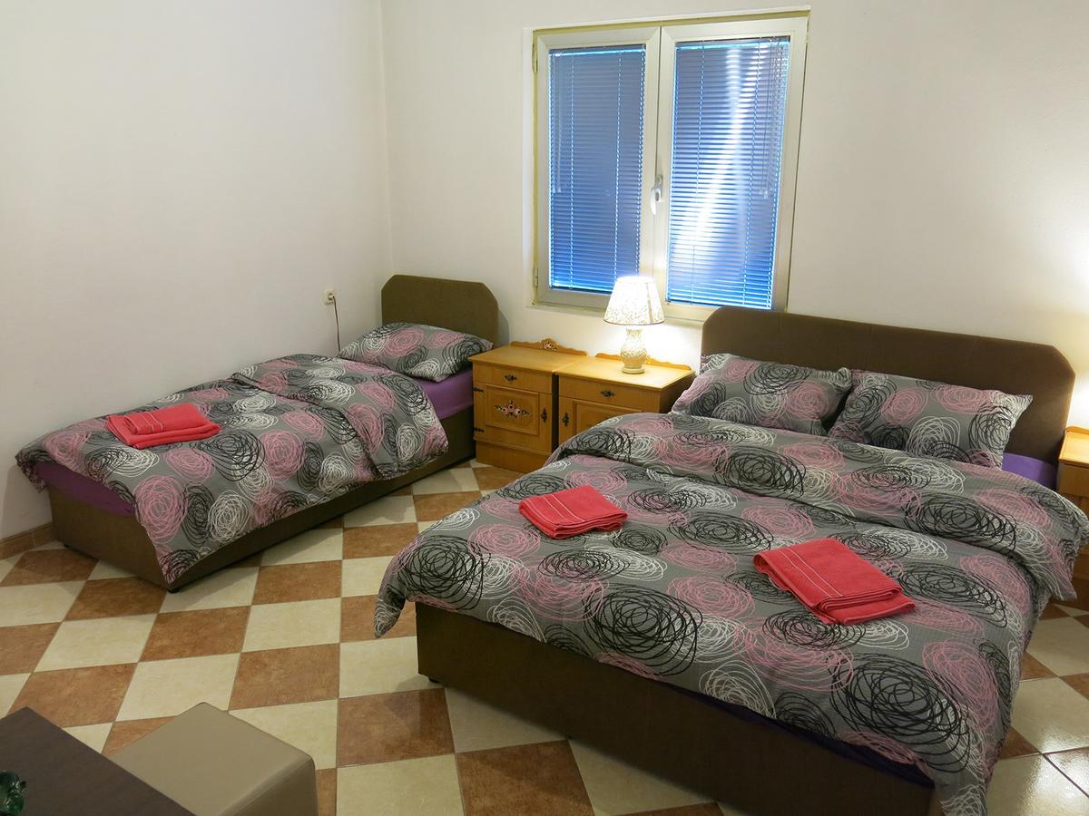 Hostel Topic バニャ・ルカ エクステリア 写真