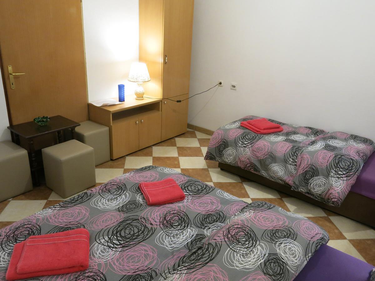 Hostel Topic バニャ・ルカ エクステリア 写真