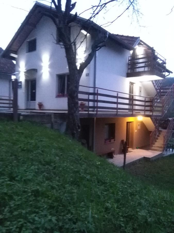Hostel Topic バニャ・ルカ エクステリア 写真
