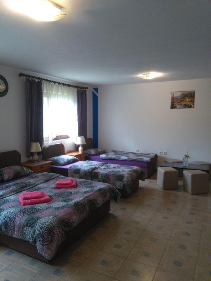 Hostel Topic バニャ・ルカ エクステリア 写真